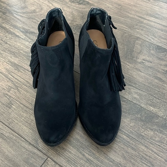 Coconuts by Matisse Fringe Boho Suede Bootie EUC - Picture 2 of 14